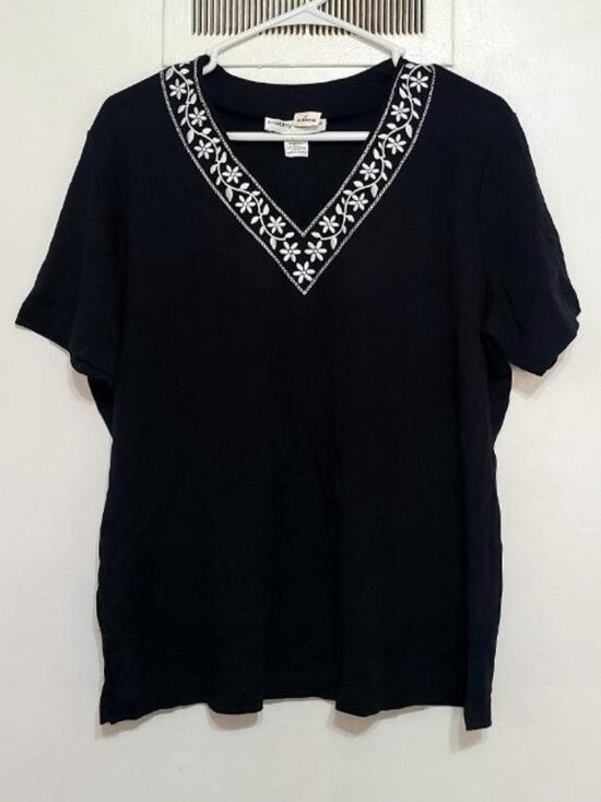 Cathy Daniels Tops - Embroidered V‑Neck Cotton Top